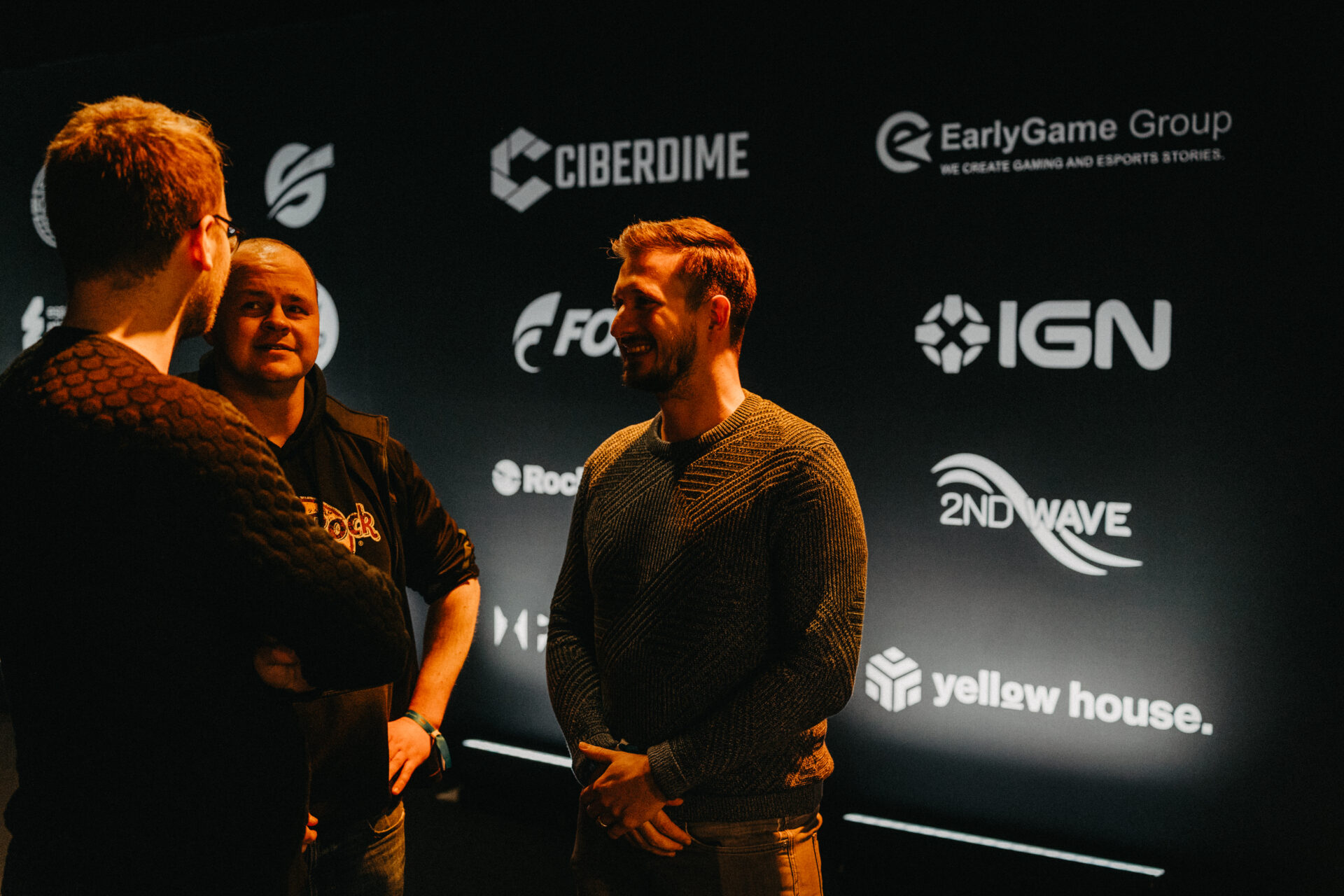 gamescom LAN | yellow house Project